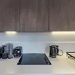 City Centre Chic Apartment With 3 Bedrooms