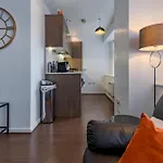 City Centre Chic Apartment With 3 Bedrooms