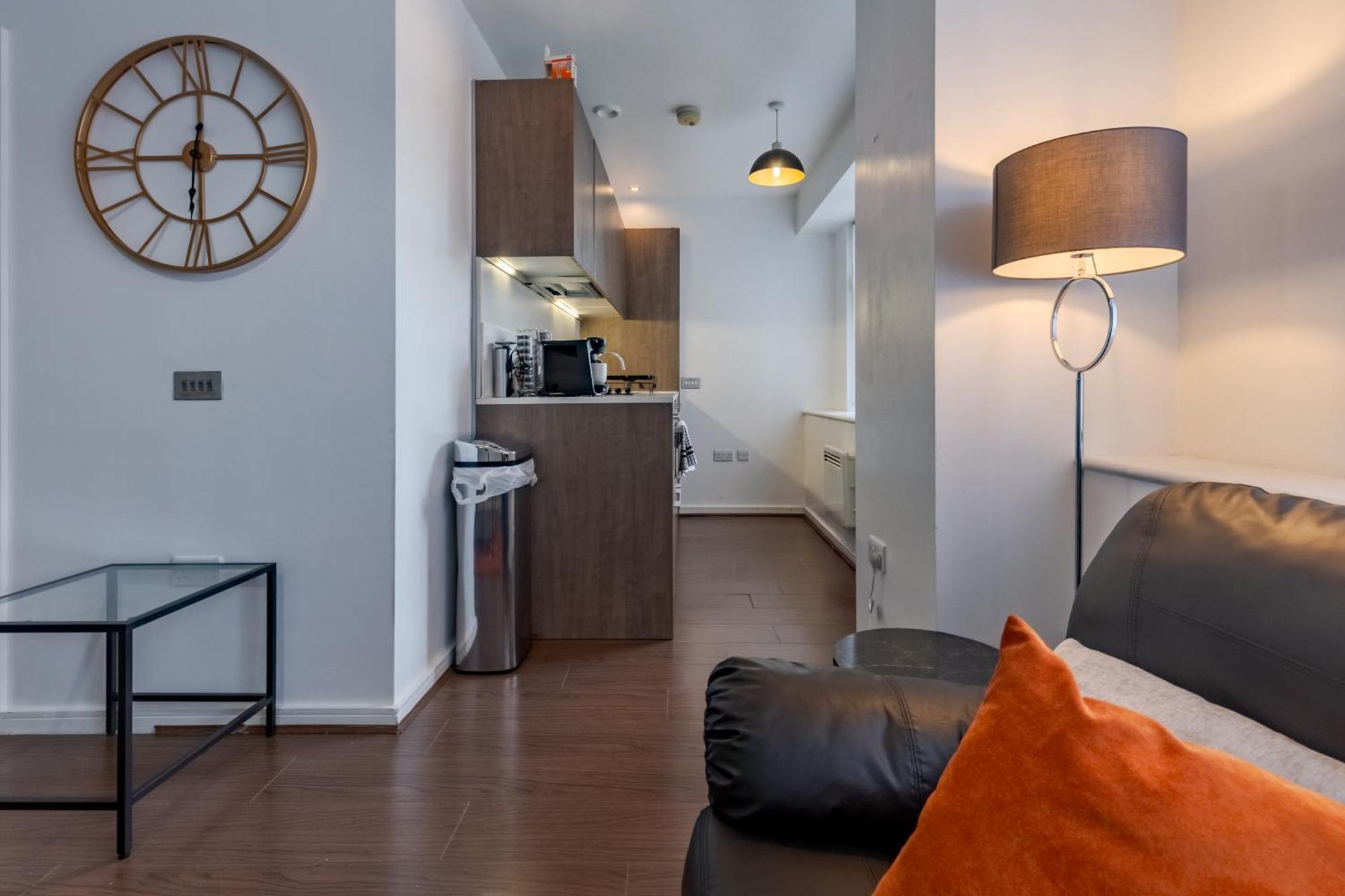 Apartment Centre Chic With 3 Bedrooms