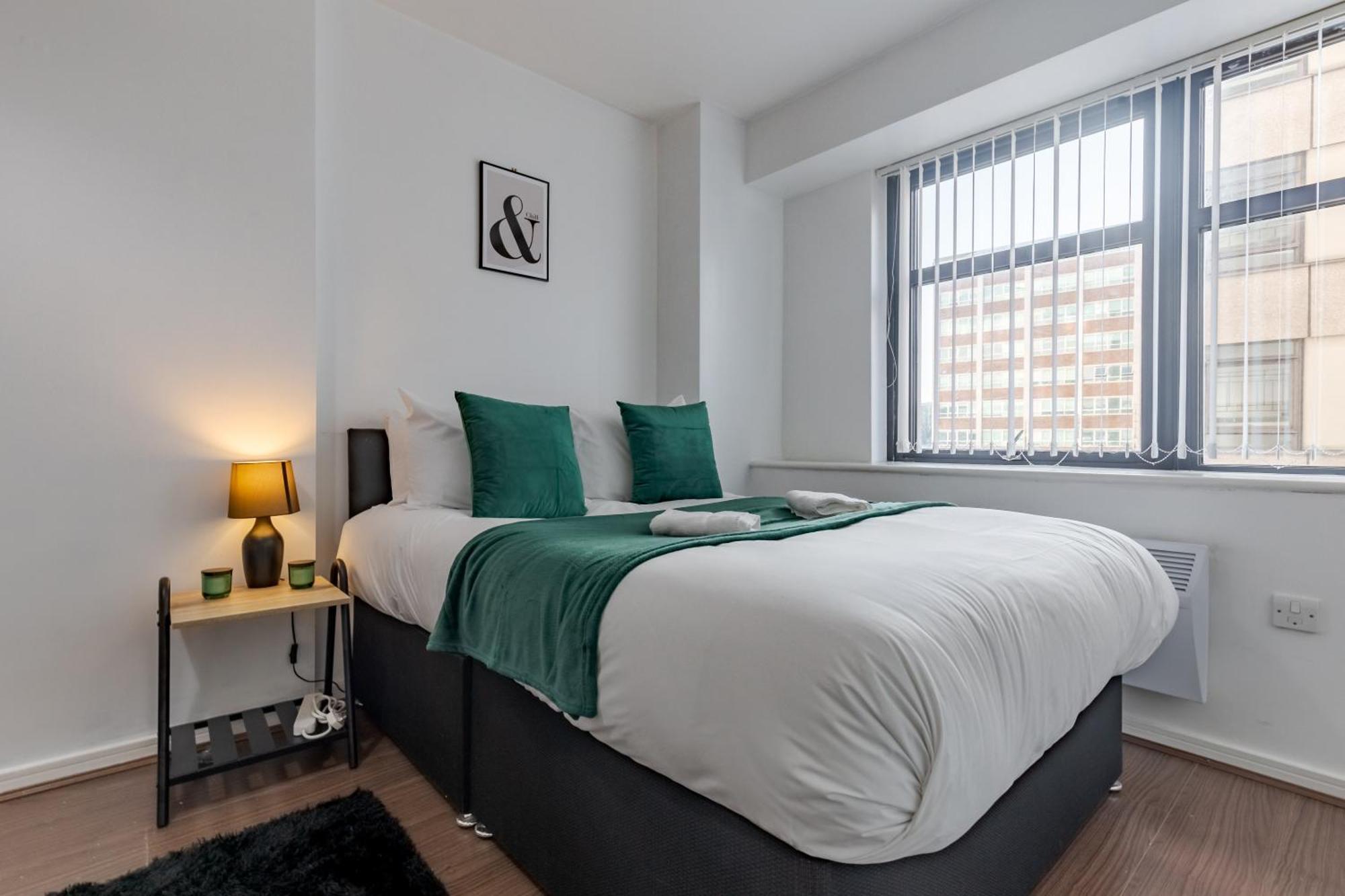 Centre Chic With 3 Bedrooms * Birmingham