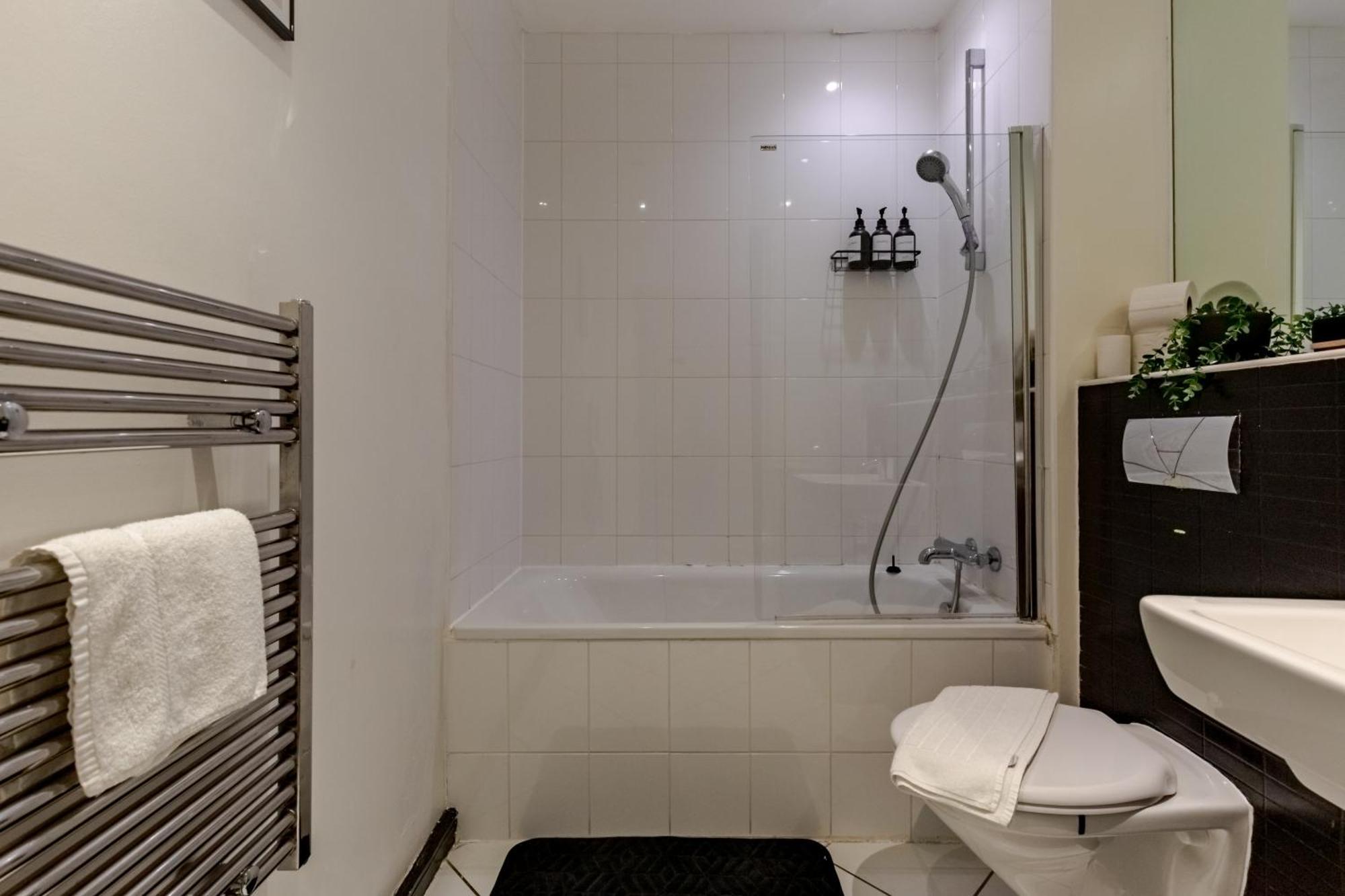 Centre Chic With 3 Bedrooms * Birmingham