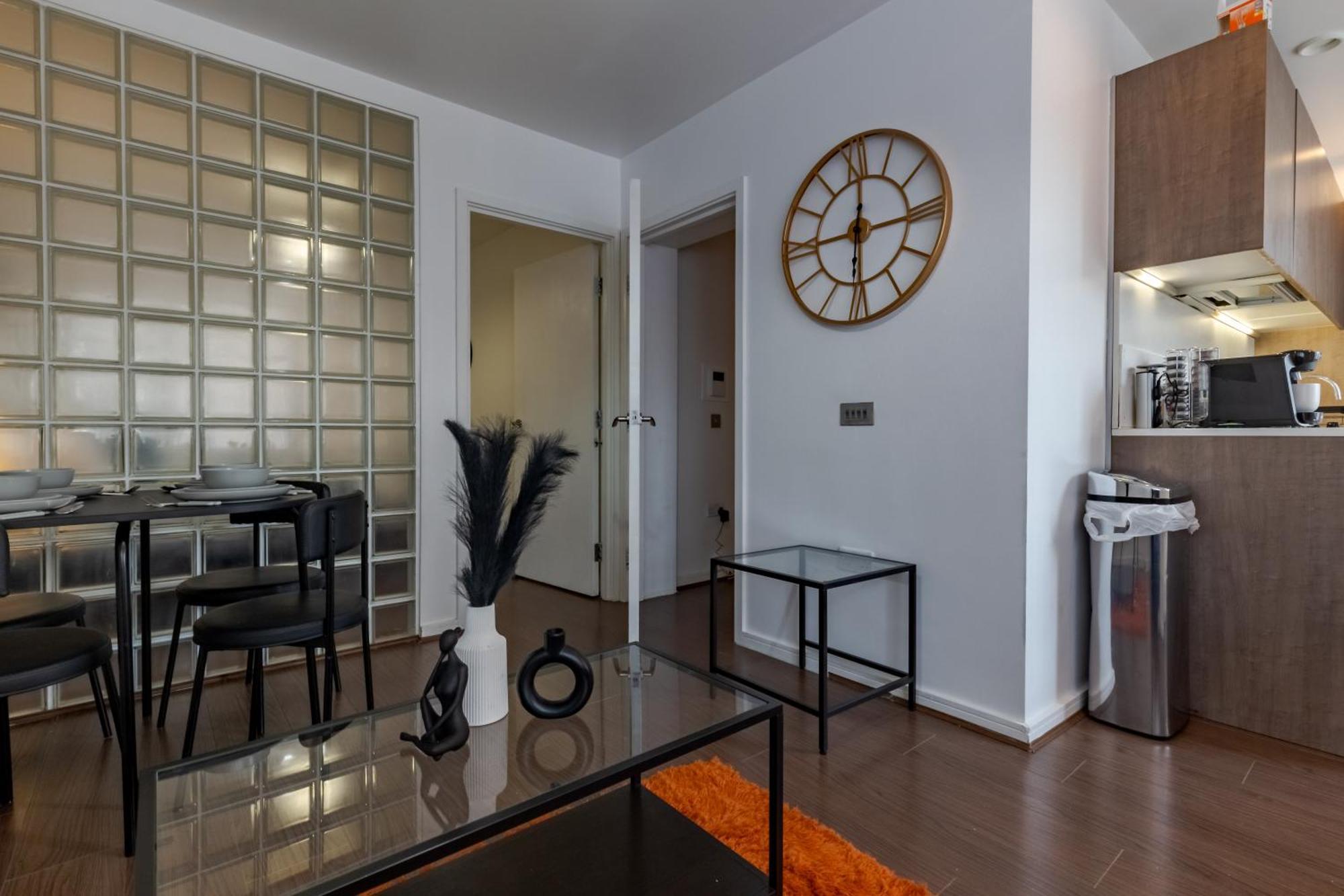 Centre Chic With 3 Bedrooms