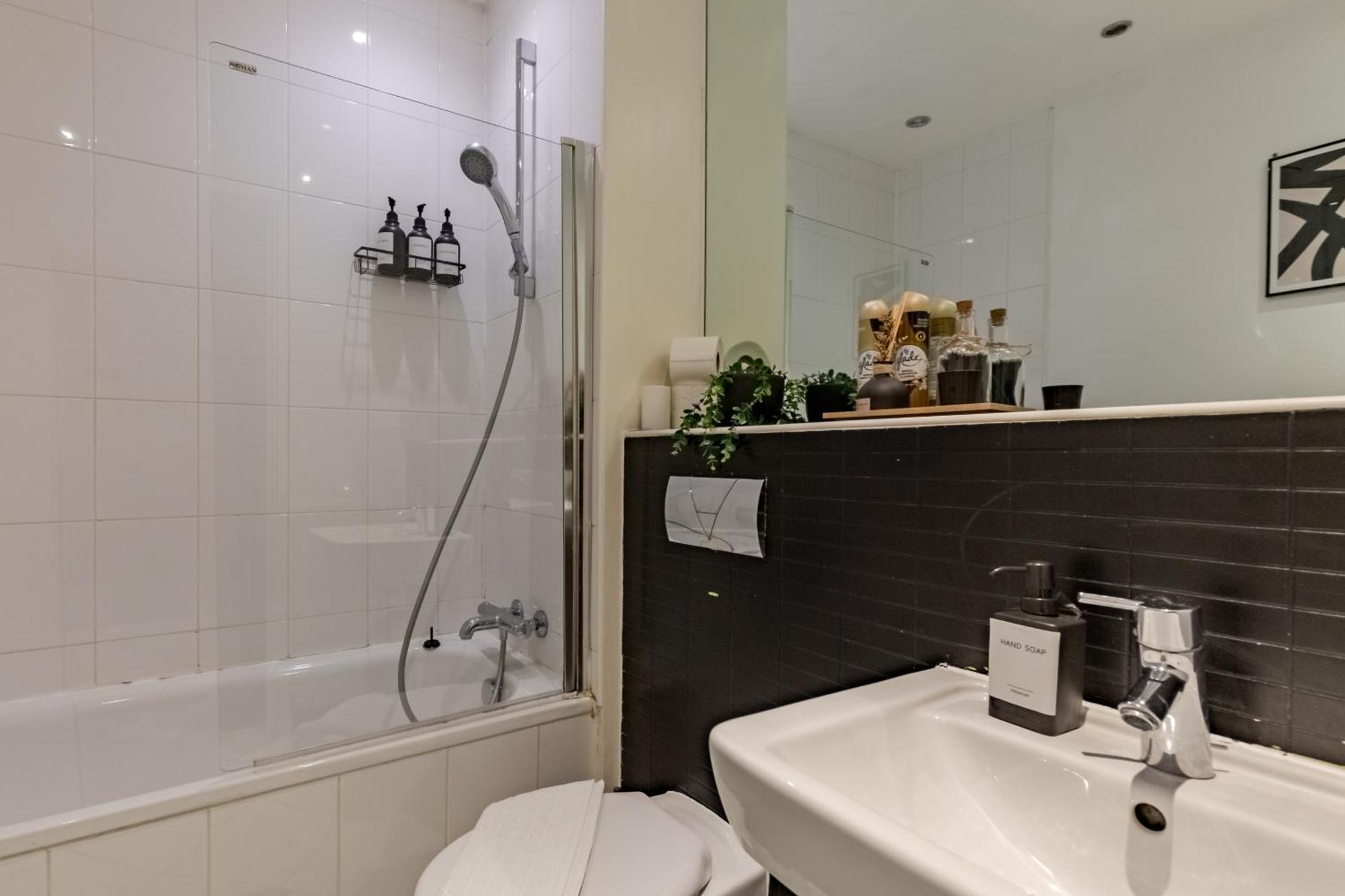 Centre Chic With 3 Bedrooms