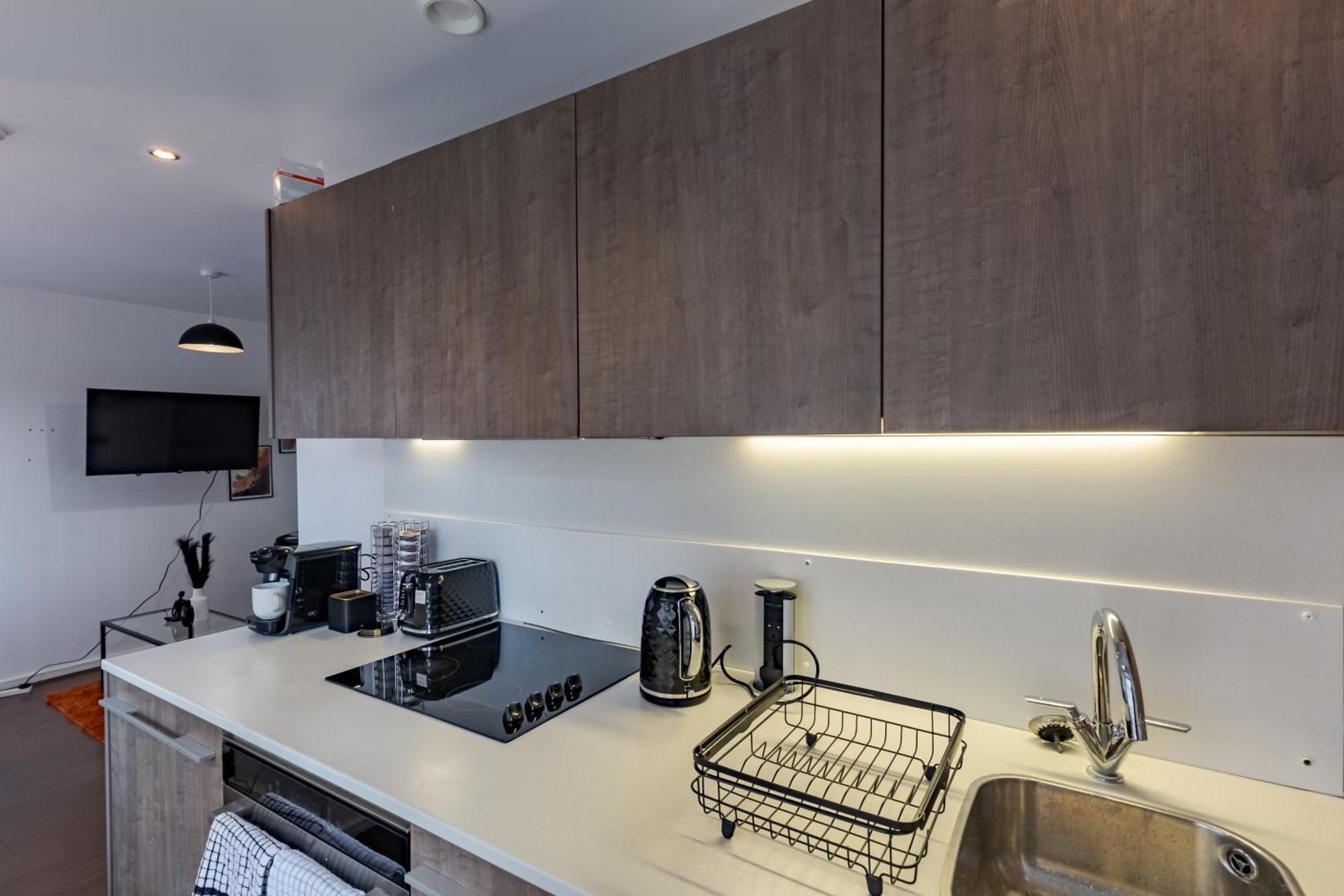 Centre Chic With 3 Bedrooms *